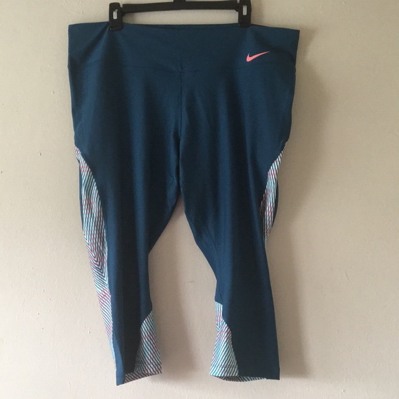 Nike Power Training Capri - Picture 2 of 6